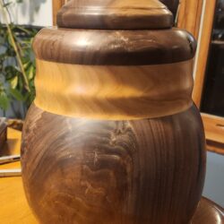 Tonys-Urn